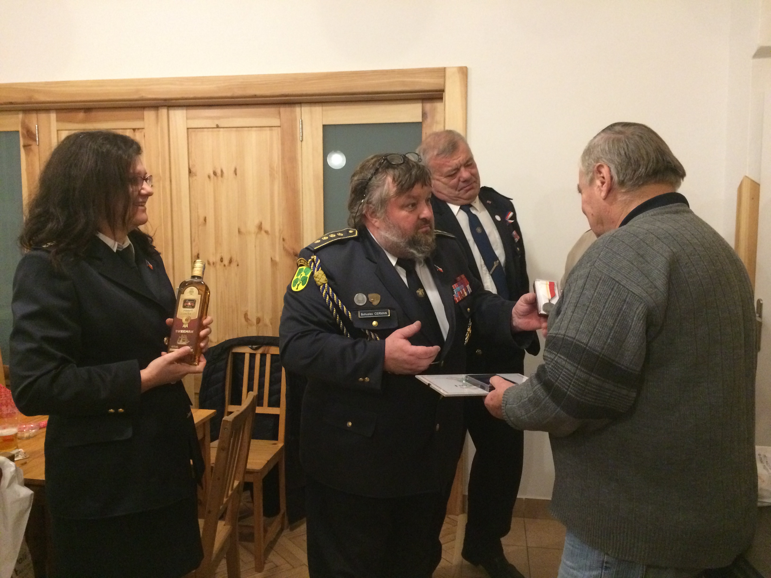 57B71F1C-5560-4850-AFB8-6B24E6EF603D