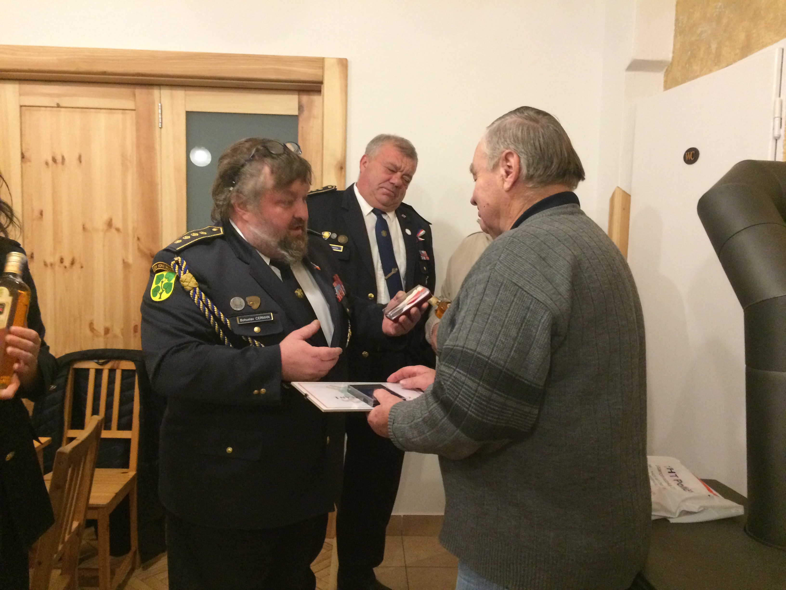 01655E5F-9A6D-460C-8796-8939BC5D5663